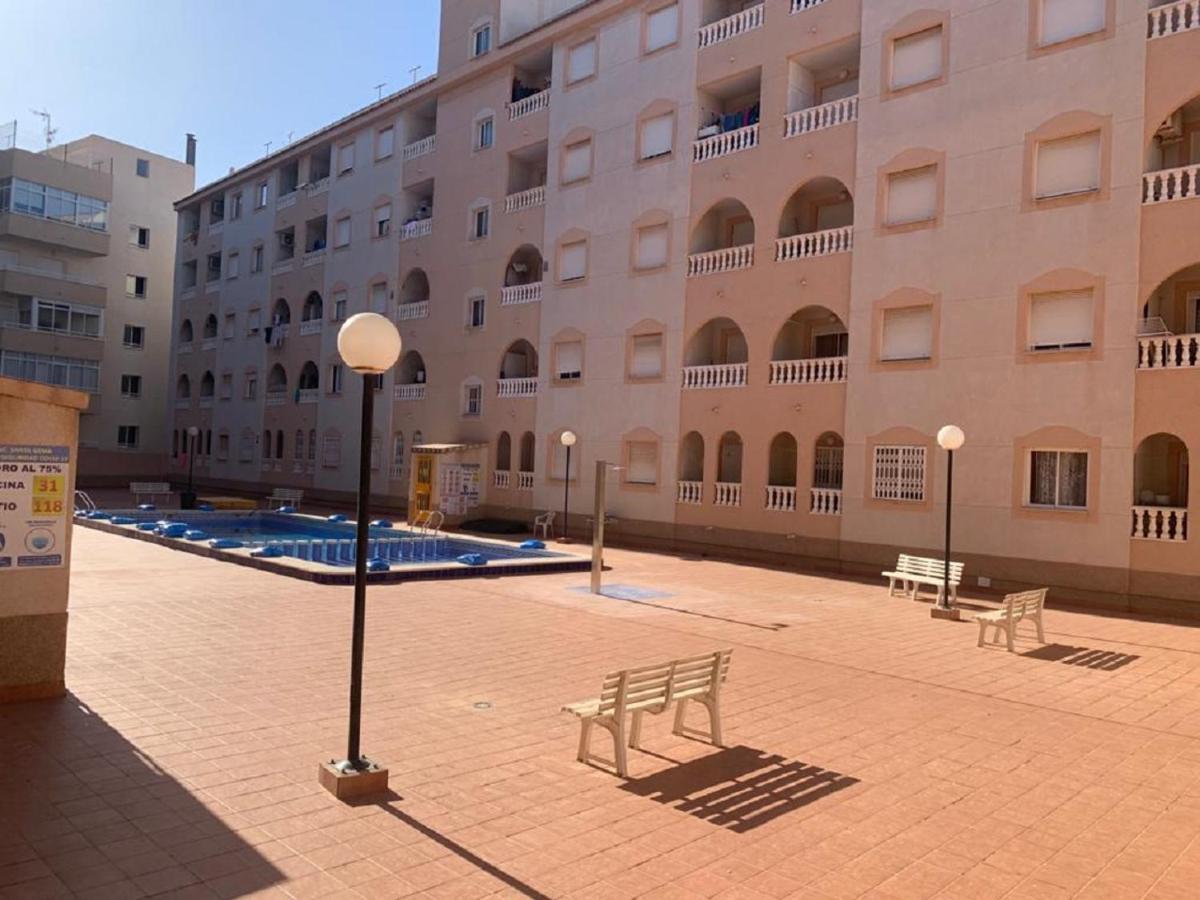 Sunny Appartment With Pool Torrevieja Center Esterno foto